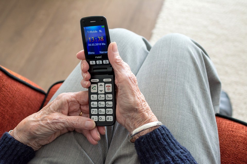 La tecnologia contagia pure gli anziani